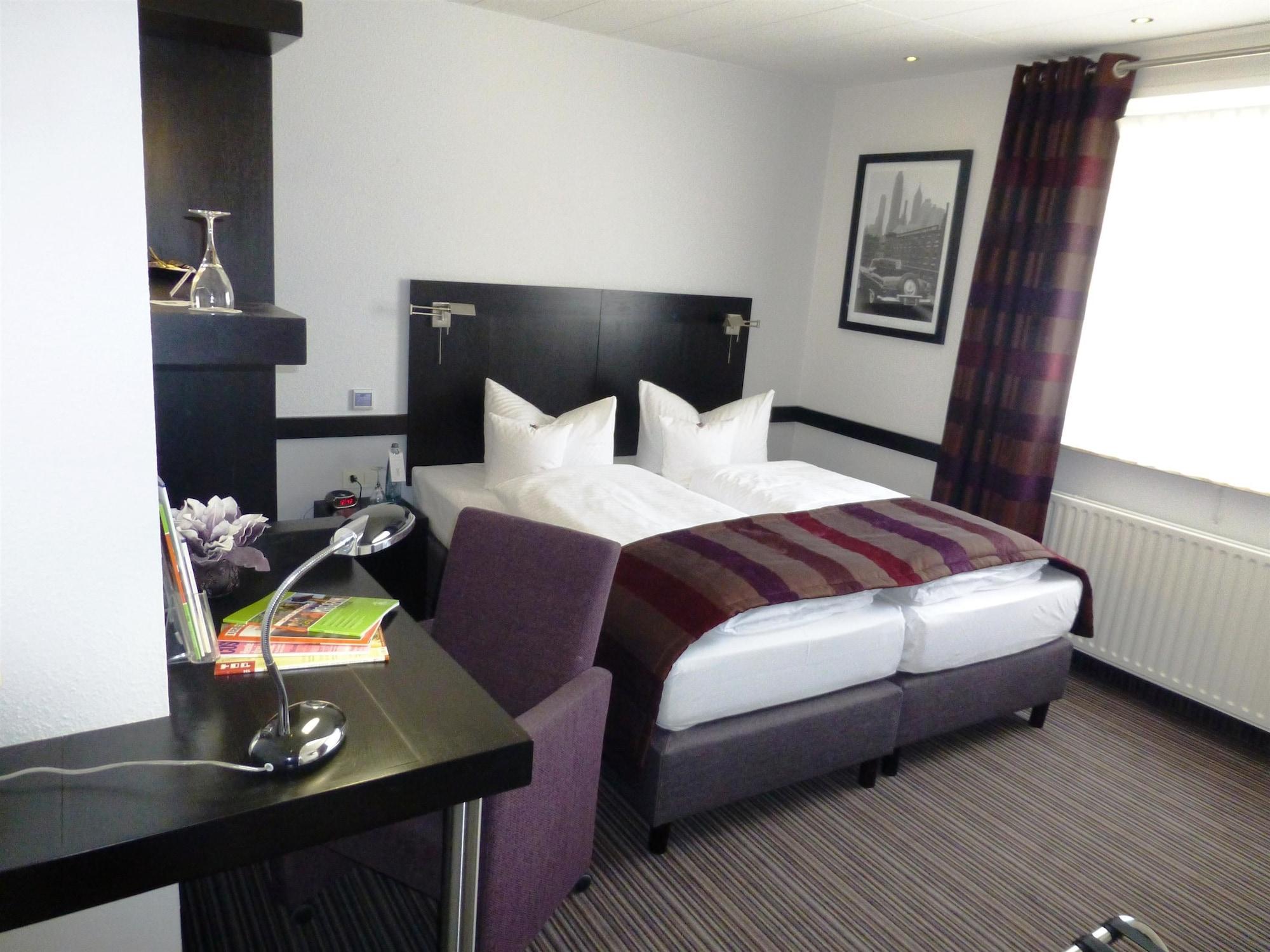 Best Western City Hotel Пирмазенс Екстериор снимка