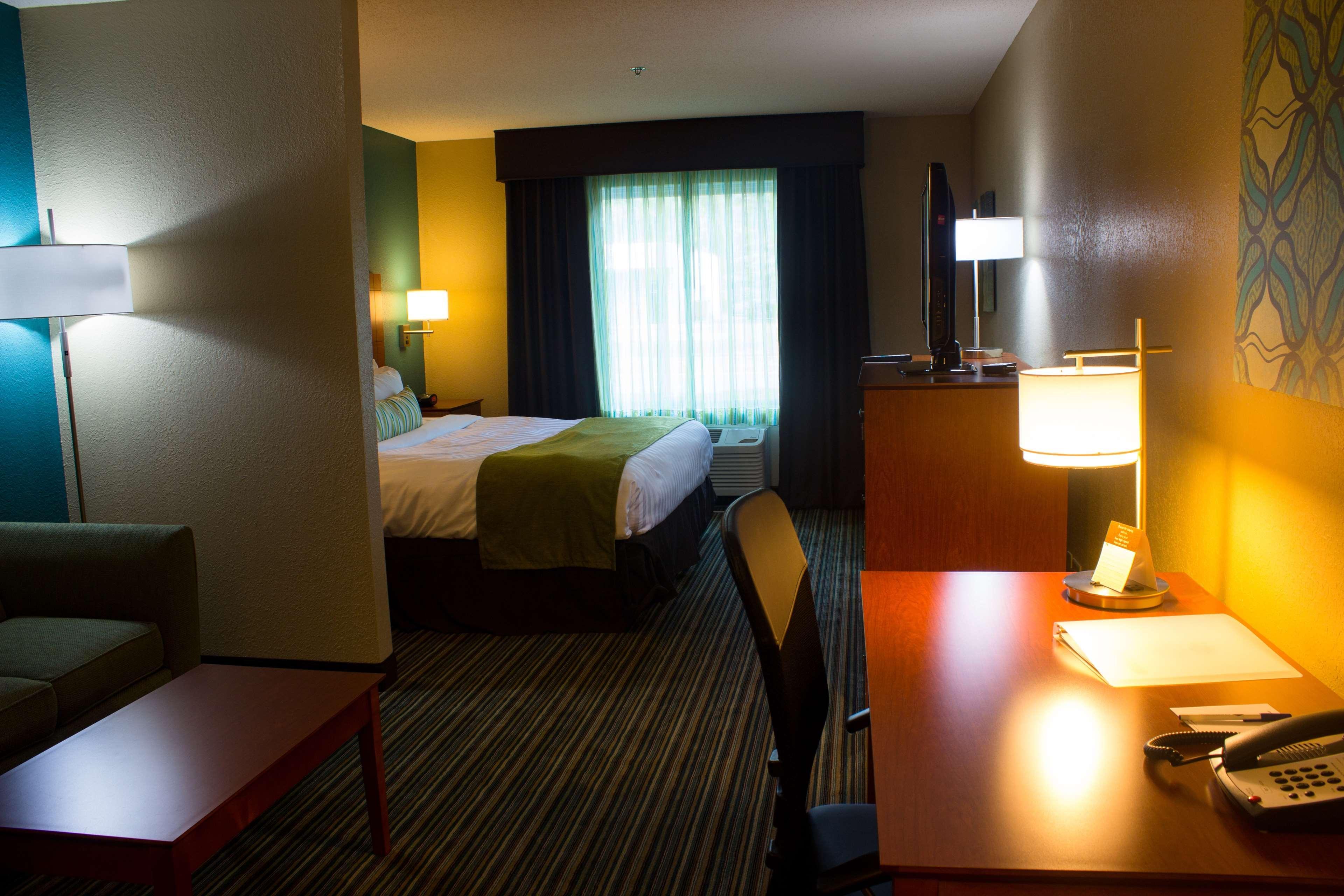 Best Western City Hotel Пирмазенс Екстериор снимка